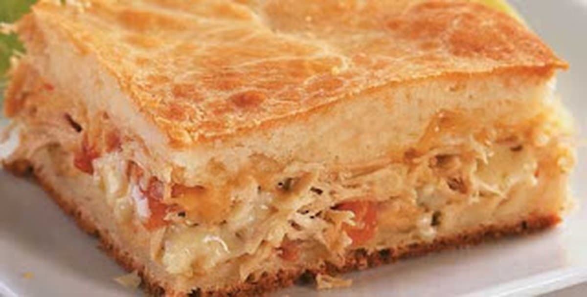 Torta de Liquidificador com Recheio de Frango